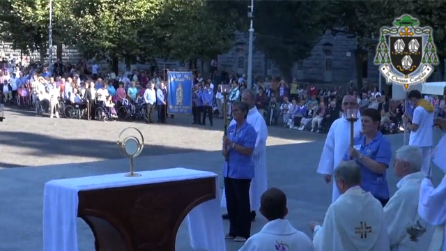 Blessed Sacrament Procession – Lourdes
